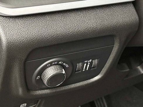 New 2025 Jeep Grand Cherokee L Laredo image 20