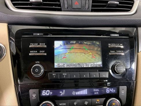 Used 2015 Nissan Rogue SV image 30