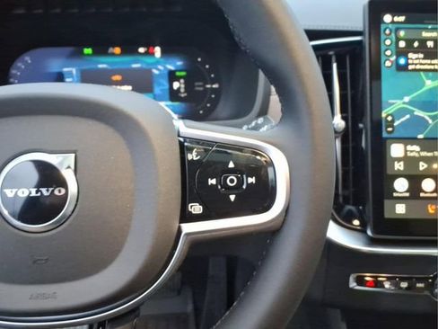New 2026 Volvo XC90 T8 Plus w/ Protection Package Premier AWD/4WD image 21