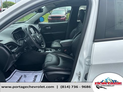 Used 2023 Jeep Cherokee Altitude Lux AWD/4WD image 10
