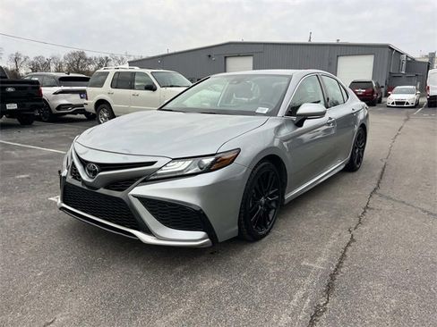 Used 2023 Toyota Camry XSE image 7