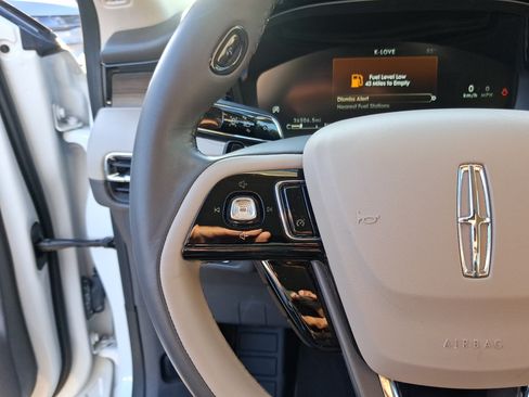 Certified 2022 Lincoln Corsair Reserve FWD image 17