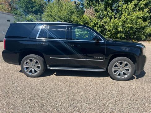 Used 2018 GMC Yukon Denali w/ Open Road Package AWD/4WD image 9