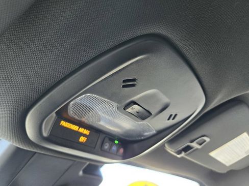 Used 2025 Buick Envista Preferred FWD image 16