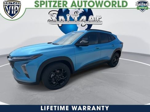 New 2026 Chevrolet Trax LT w/ Midnight Edition FWD image 4