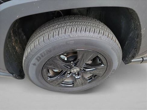 Used 2025 Toyota RAV4 XLE w/ Convenience Package FWD image 9