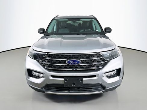 Used 2022 Ford Explorer XLT w/ Equipment Group 202A image 2