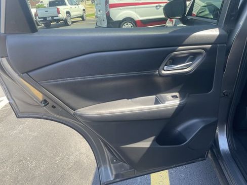 Used 2026 Nissan Rogue SL FWD image 28