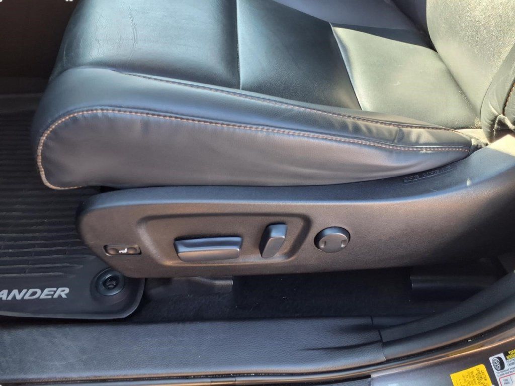 Used 2019 Toyota Highlander XLE AWD/4WD image 22
