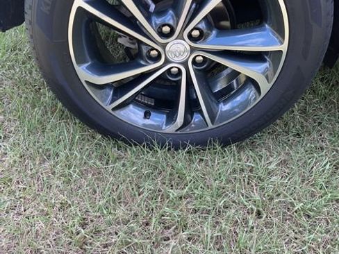 Used 2022 Buick Encore GX Essence image 10