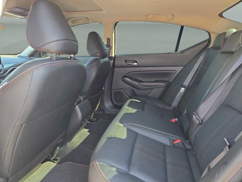 Used 2023 Nissan Altima 2.5 SR w/ SR Premium Package image 12