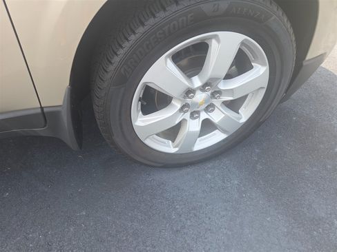Used 2016 Chevrolet Traverse LT w/ Style and Technology Package FWD image 21