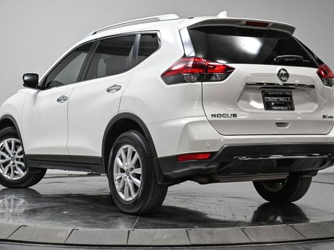 Used 2019 Nissan Rogue SV image 16
