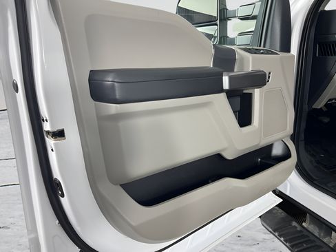 Used 2022 Ford F350 XLT w/ XLT Value Package AWD/4WD image 9