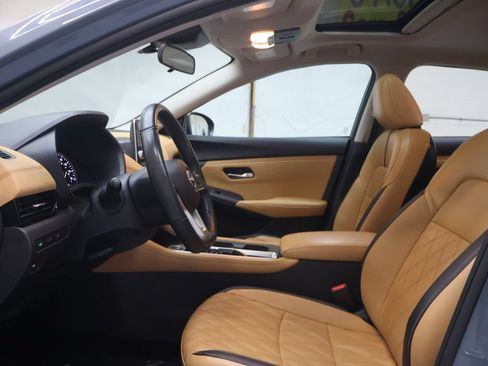 Used 2024 Nissan Sentra SV w/ SV Premium Package FWD image 16