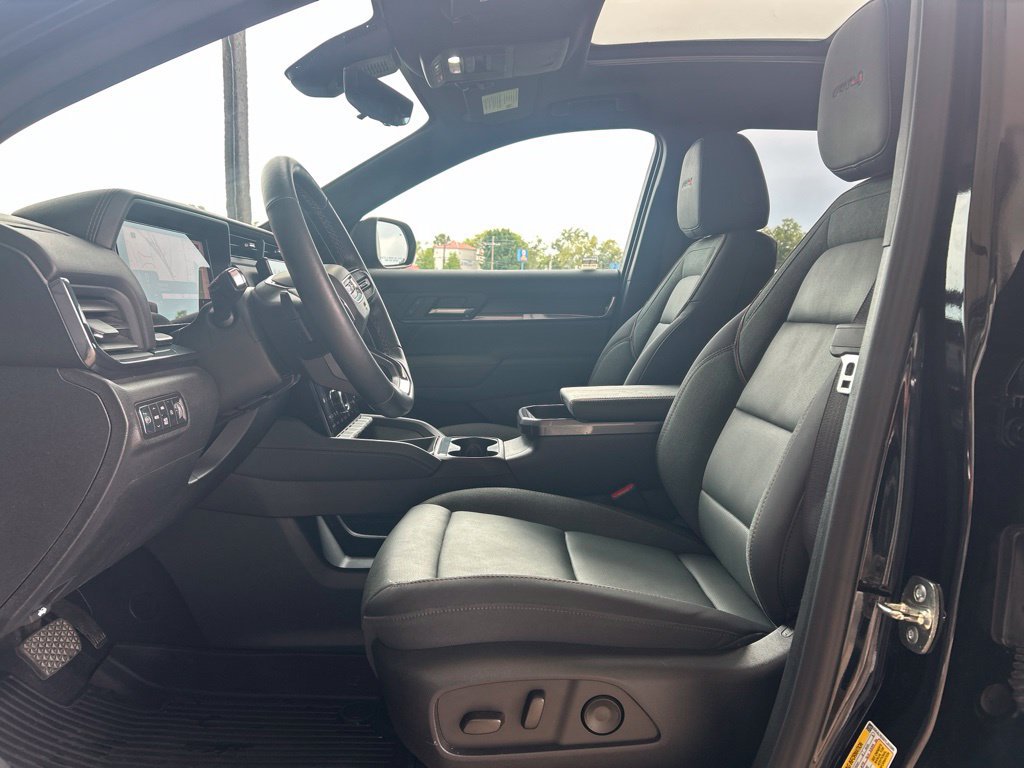 Certified 2026 GMC Terrain AT4 w/ Convenience Package III AWD/4WD image 8