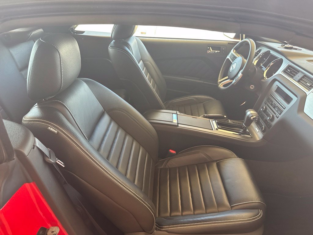 Used 2012 Ford Mustang GT Premium w/ Comfort Pkg RWD image 13