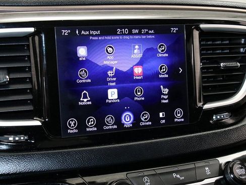 Used 2017 Chrysler Pacifica Touring-L image 18