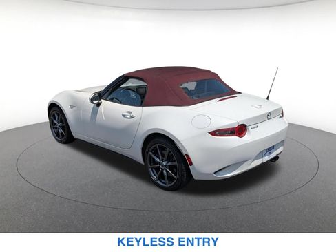 Used 2018 MAZDA MX-5 Miata Grand Touring RWD image 9