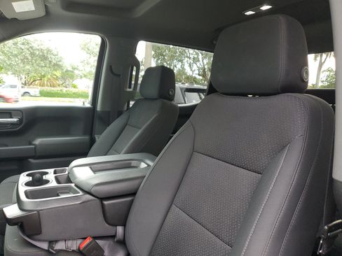 Used 2021 Chevrolet Silverado 1500 Custom Trail Boss AWD/4WD image 17