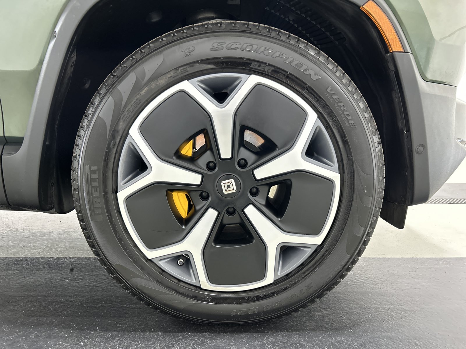 Used 2024 Rivian R1S Adventure Quad AWD/4WD image 11