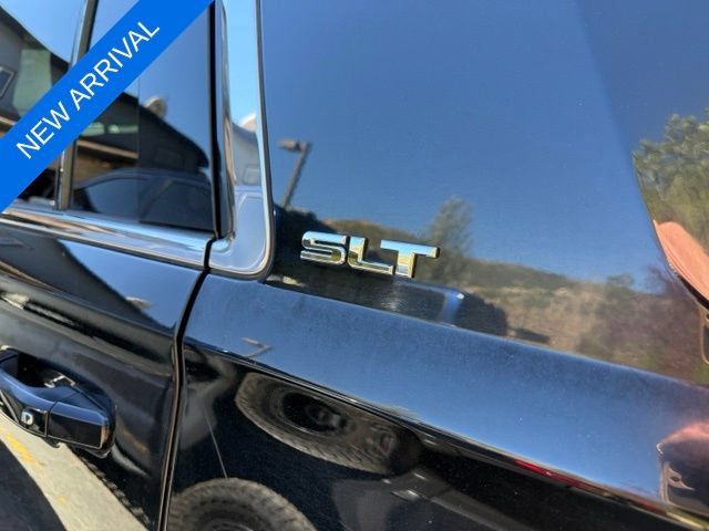 Used 2017 GMC Yukon SLT AWD/4WD image 6