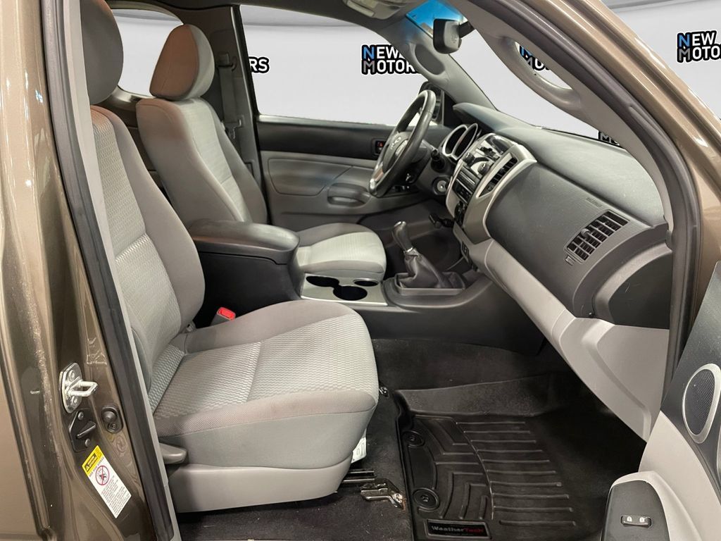 Used 2012 Toyota Tacoma 4x4 Access Cab w/ SR5 Pkg image 15