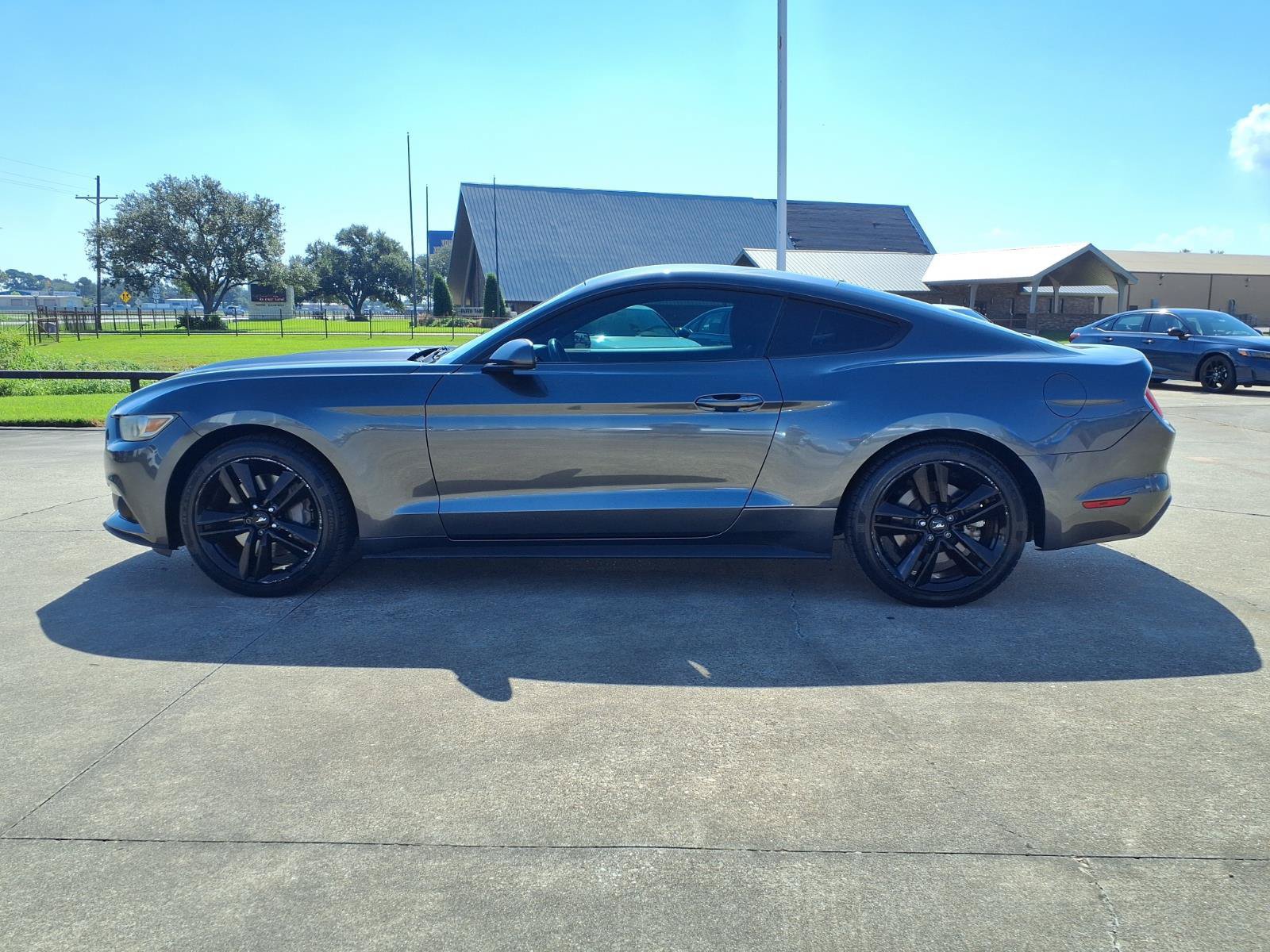 Used 2016 Ford Mustang Coupe w/ Ecoboost Performance Package RWD image 9