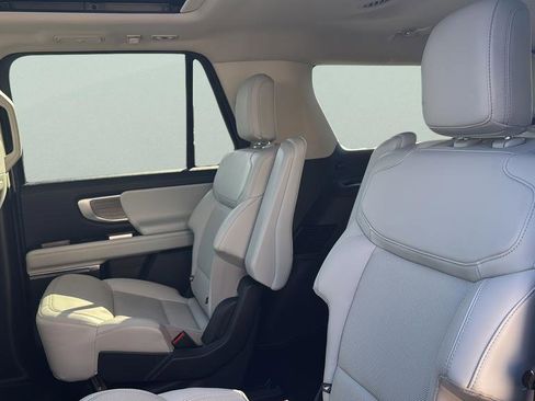 Certified 2025 Ford Expedition Platinum image 13