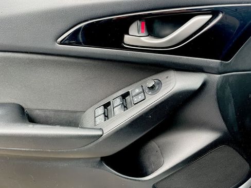 Used 2016 MAZDA MAZDA3 i Sport w/ Preferred Equipment Package image 29