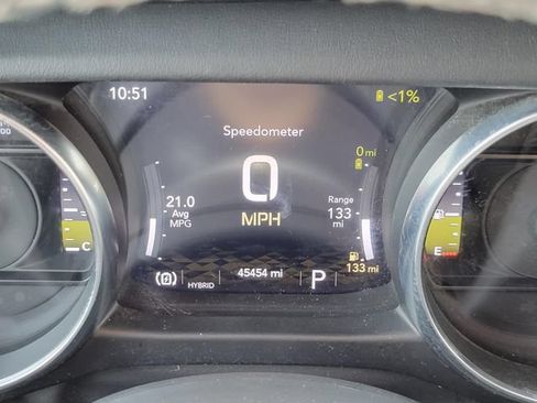Used 2023 Jeep Wrangler Unlimited Sahara w/ Cold Weather Group AWD/4WD image 19