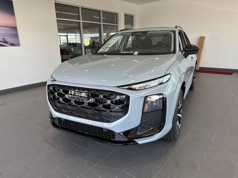 New 2026 Audi Q3 quattro 2.0T AWD/4WD image 3