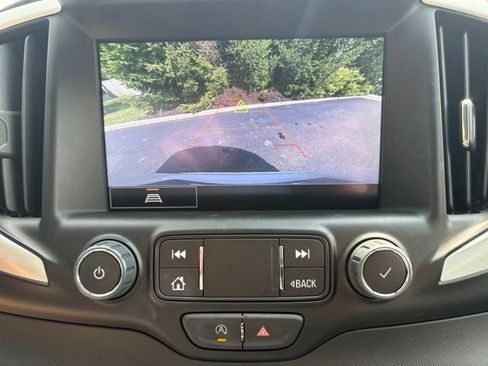 Certified 2023 GMC Terrain SLT w/ Elevation Edition AWD/4WD image 38