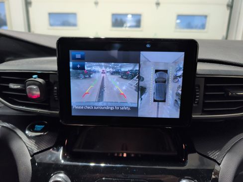 Used 2023 Ford Explorer ST-Line w/ Class IV Trailer Tow Package image 13