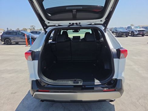Used 2023 Toyota RAV4 XSE AWD/4WD image 6