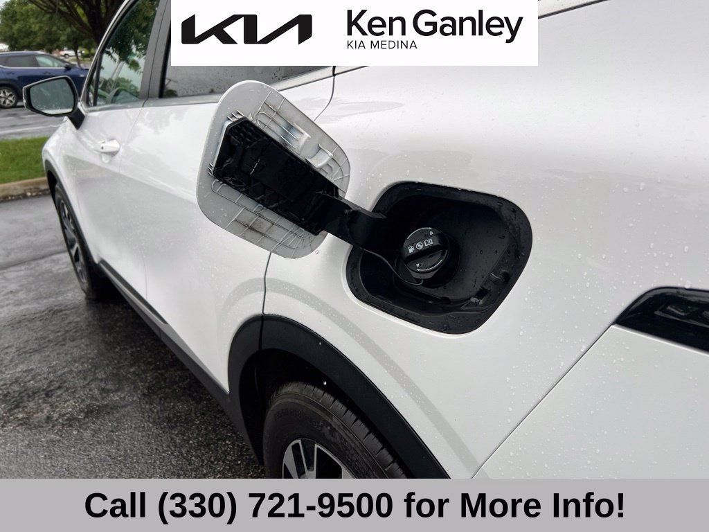 Certified 2024 Kia Sportage EX FWD image 48