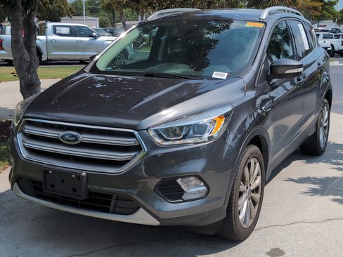 Used 2017 Ford Escape Titanium AWD/4WD image 5