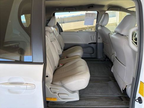 Used 2011 Toyota Sienna LE image 14
