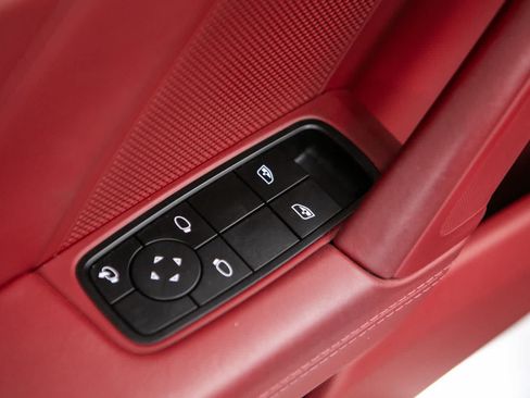 Certified 2022 Porsche 911 Targa 4 GTS AWD/4WD image 24