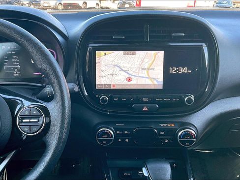 Used 2023 Kia Soul S image 6