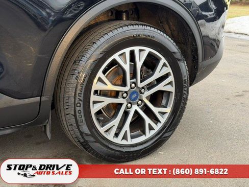 Used 2021 Ford Escape SEL w/ Technology Package image 9