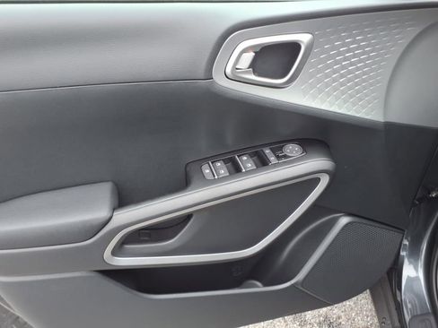 New 2025 Kia Soul LX image 16
