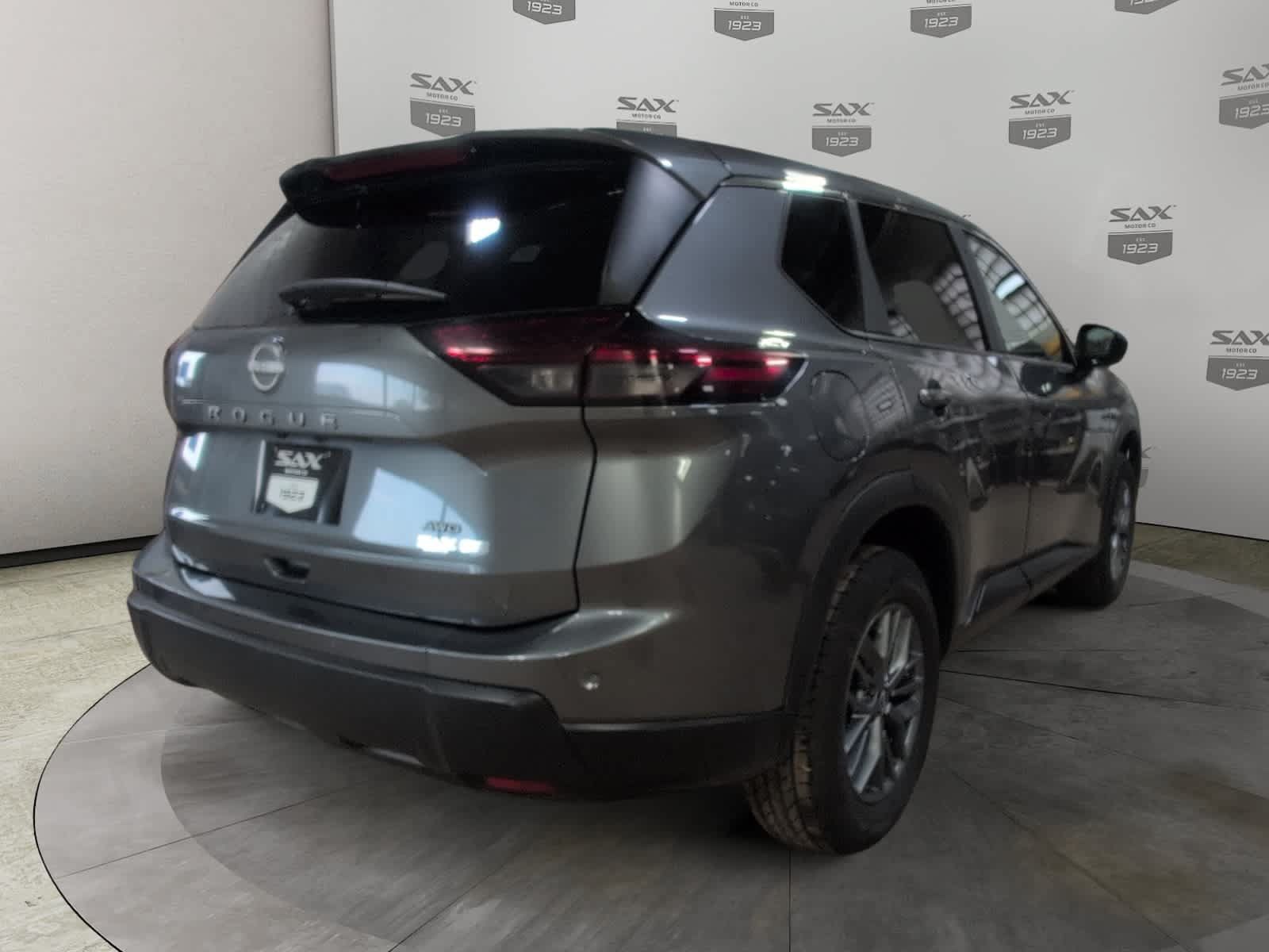 Used 2026 Nissan Rogue SV AWD/4WD image 6
