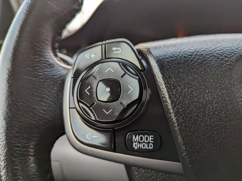 Used 2014 Toyota Camry XLE image 11