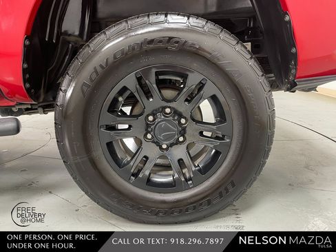 Used 2019 Toyota Tacoma SR image 12