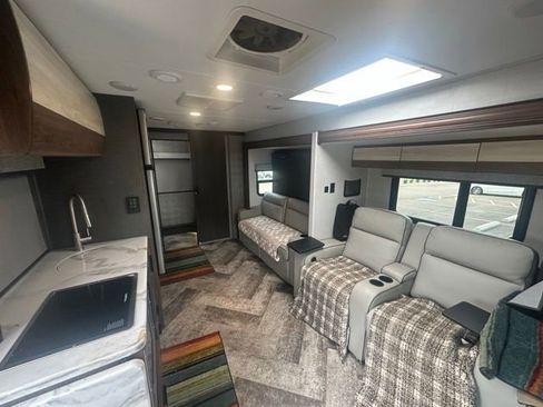 Used 2020 Mercedes-Benz Sprinter 3500 image 37