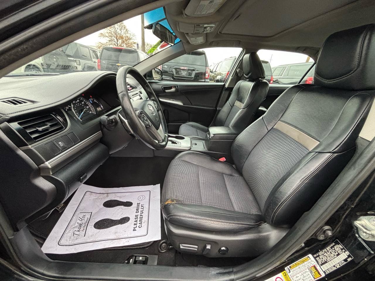 Used 2014 Toyota Camry SE FWD image 16