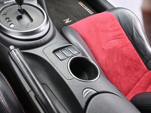 Used 2017 Nissan 370Z NISMO image 21