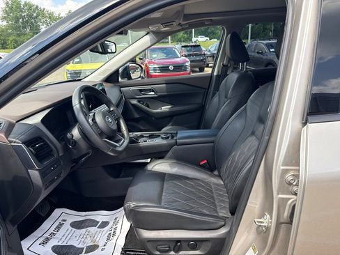 Used 2021 Nissan Rogue Platinum AWD/4WD image 9