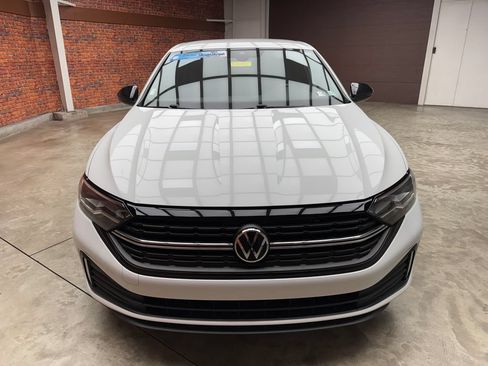 Used 2024 Volkswagen Jetta Sport FWD image 6